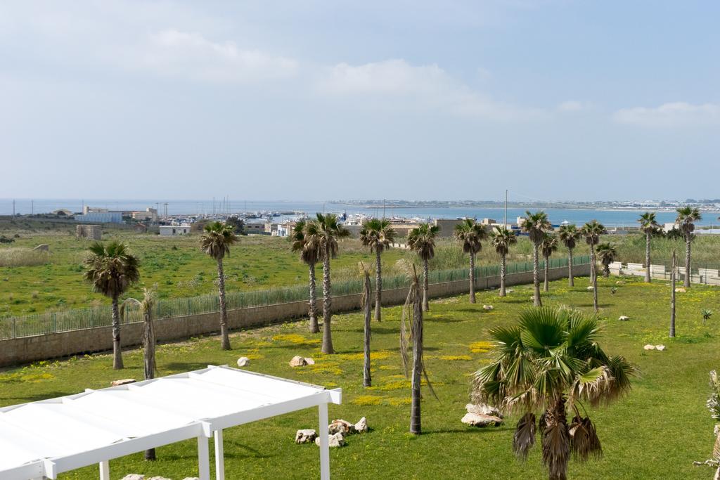Lalena'S Garden Hotel Portopalo Di Capo Passero ภายนอก รูปภาพ
